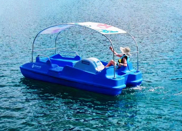 飛魚腳踏船